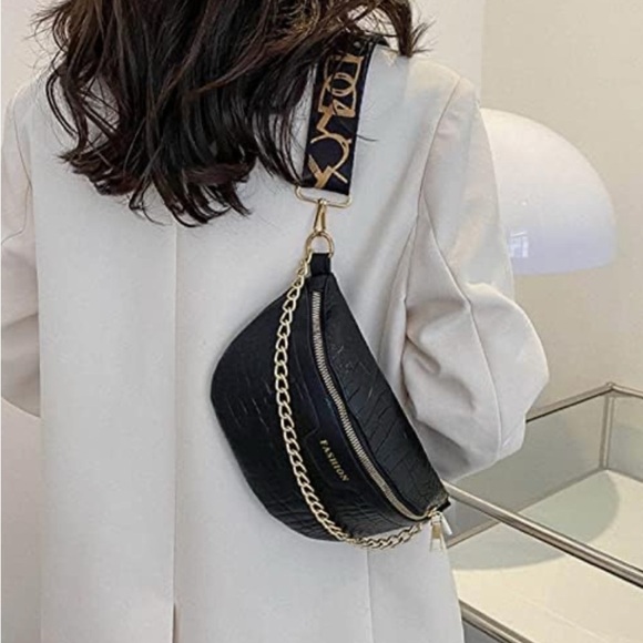 💥VAIKANHAI SHOULDER GOLD ACCENT CHAIN BAG - Picture 2 of 7